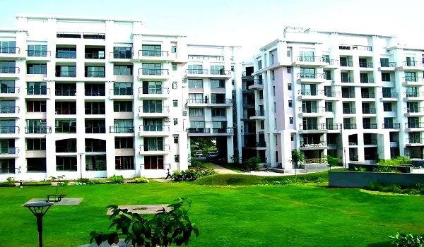 Featured Image of Mahindra Royale